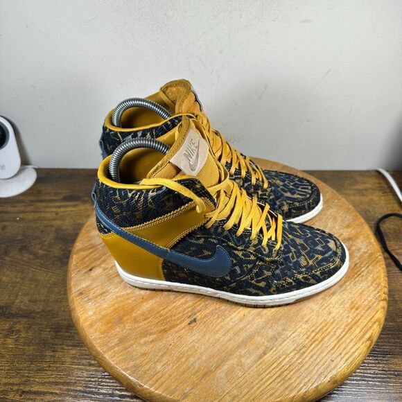 Nike Dunk Sky Hi‎ Premium Gold Suede Women's Size 8.5 Shoes Sneakers 585560-700 - Picture 1 of 9